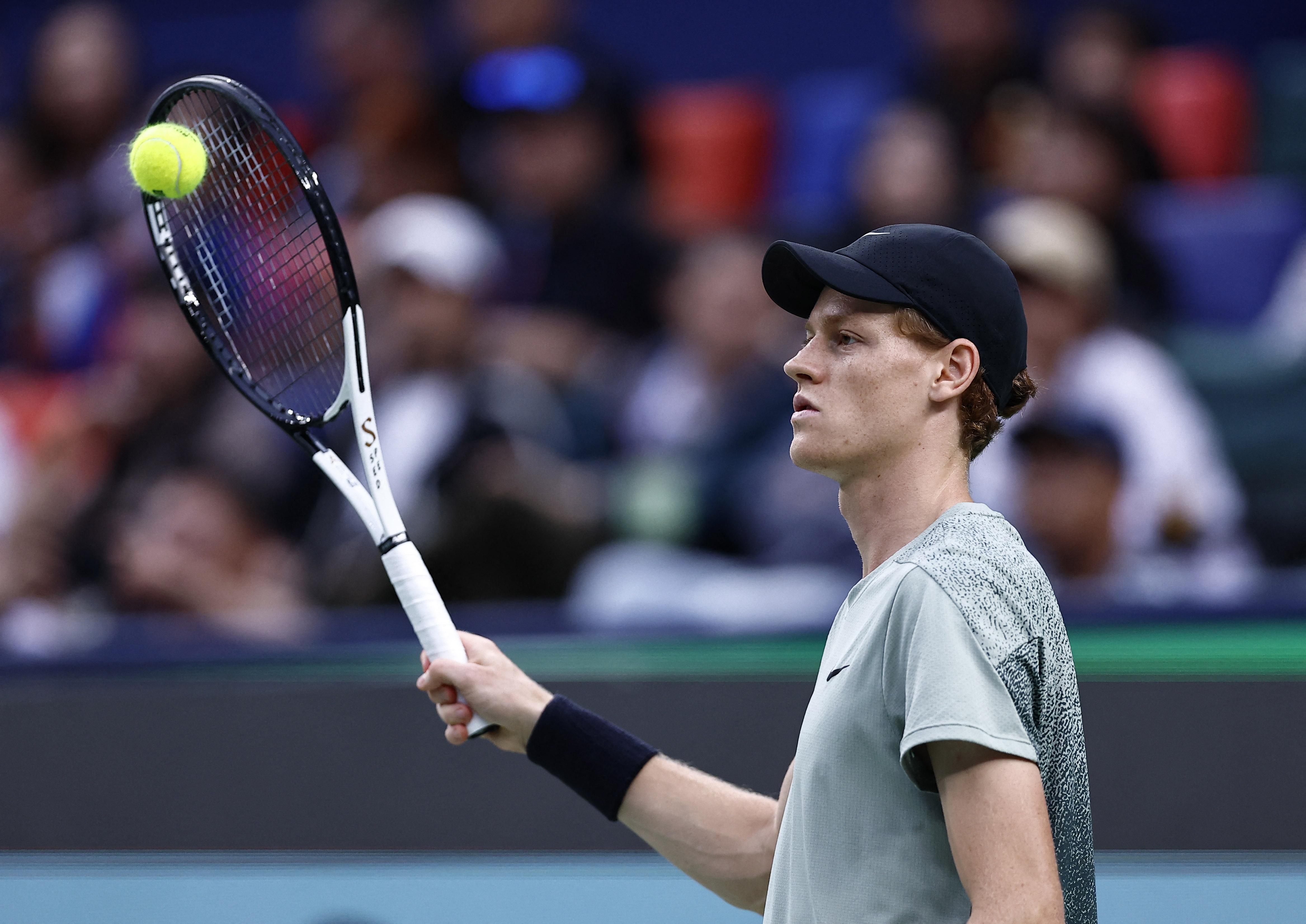 关于意大利网球队鏖战日本网球队，德约科维奇爆发神勇的信息