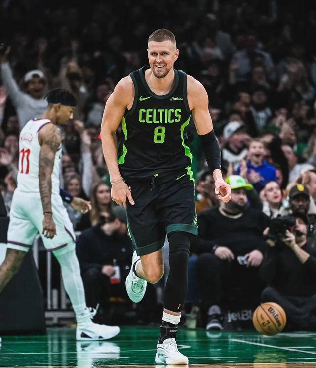 关于凯尔特人B队绝地反击立陶宛男篮，波尔津吉斯送出助攻的信息