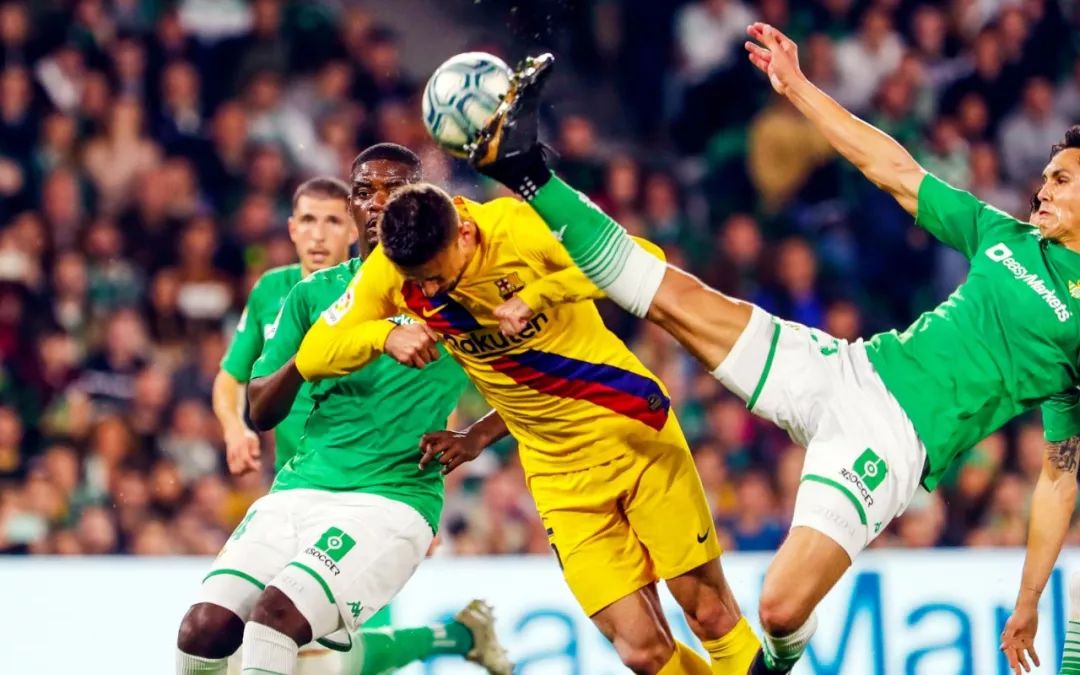 包含丹麦羽毛球队逆转法国羽毛球队，马琳完成帽子戏法的词条