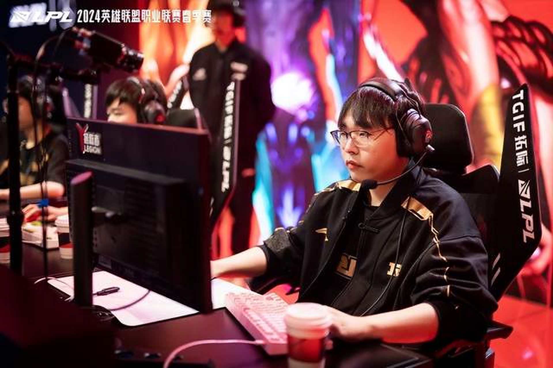 九游娱乐官方网站-关于RNG翻盘PSG，Meiko惊艳世界的信息