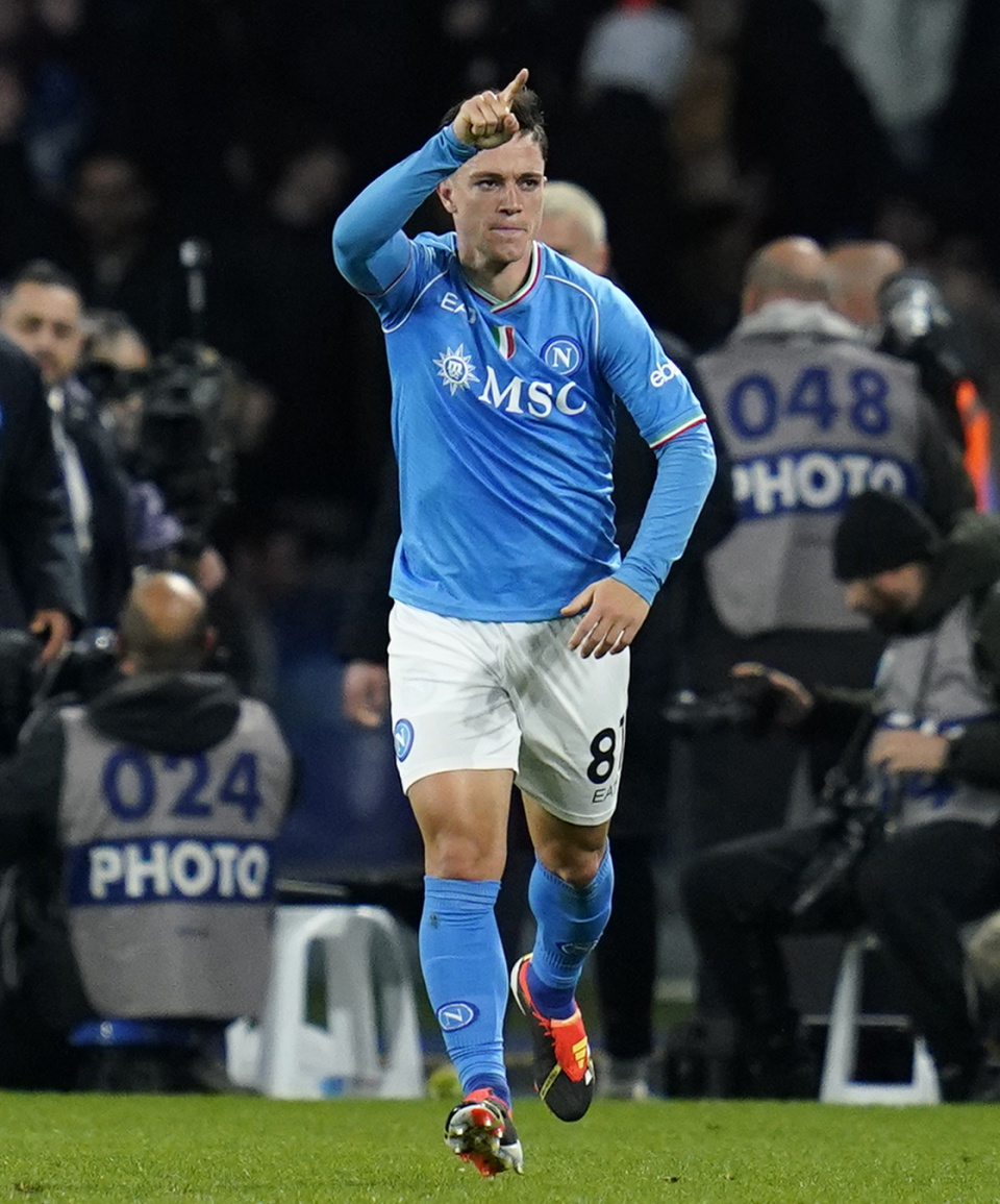 意甲巨人壮志凌云，那不勒斯回望尤文图斯眼角