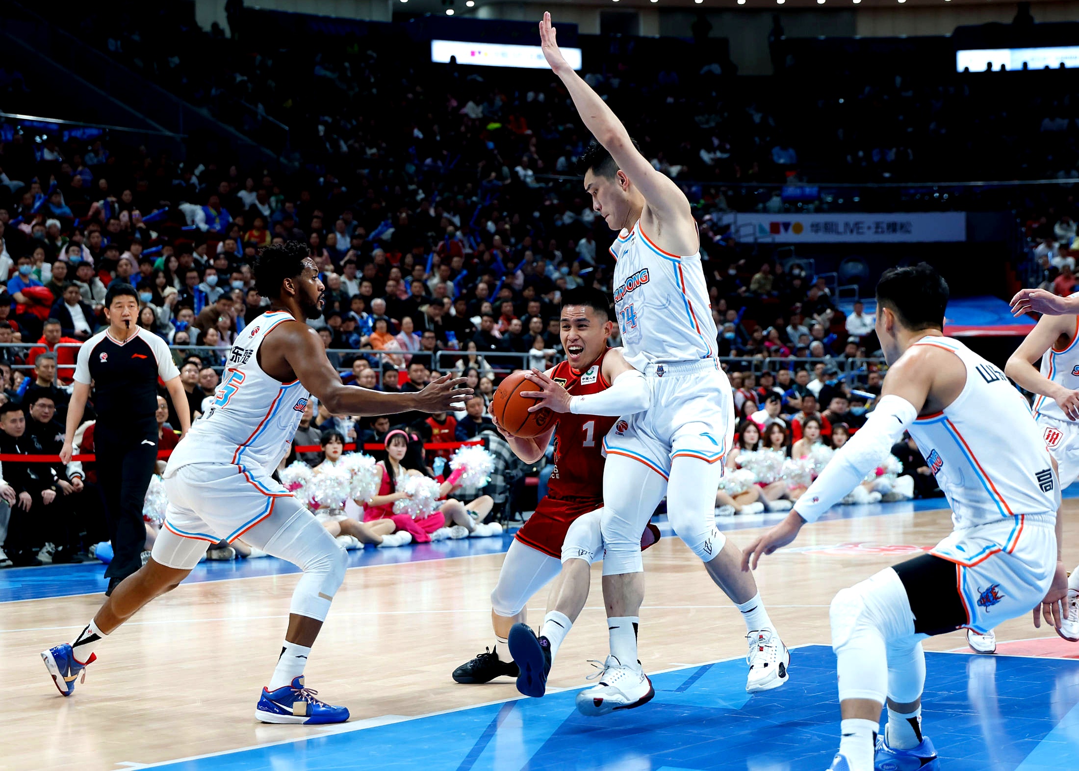 辽宁男篮主场大战山东男篮是一场值得观看的比赛的简单介绍