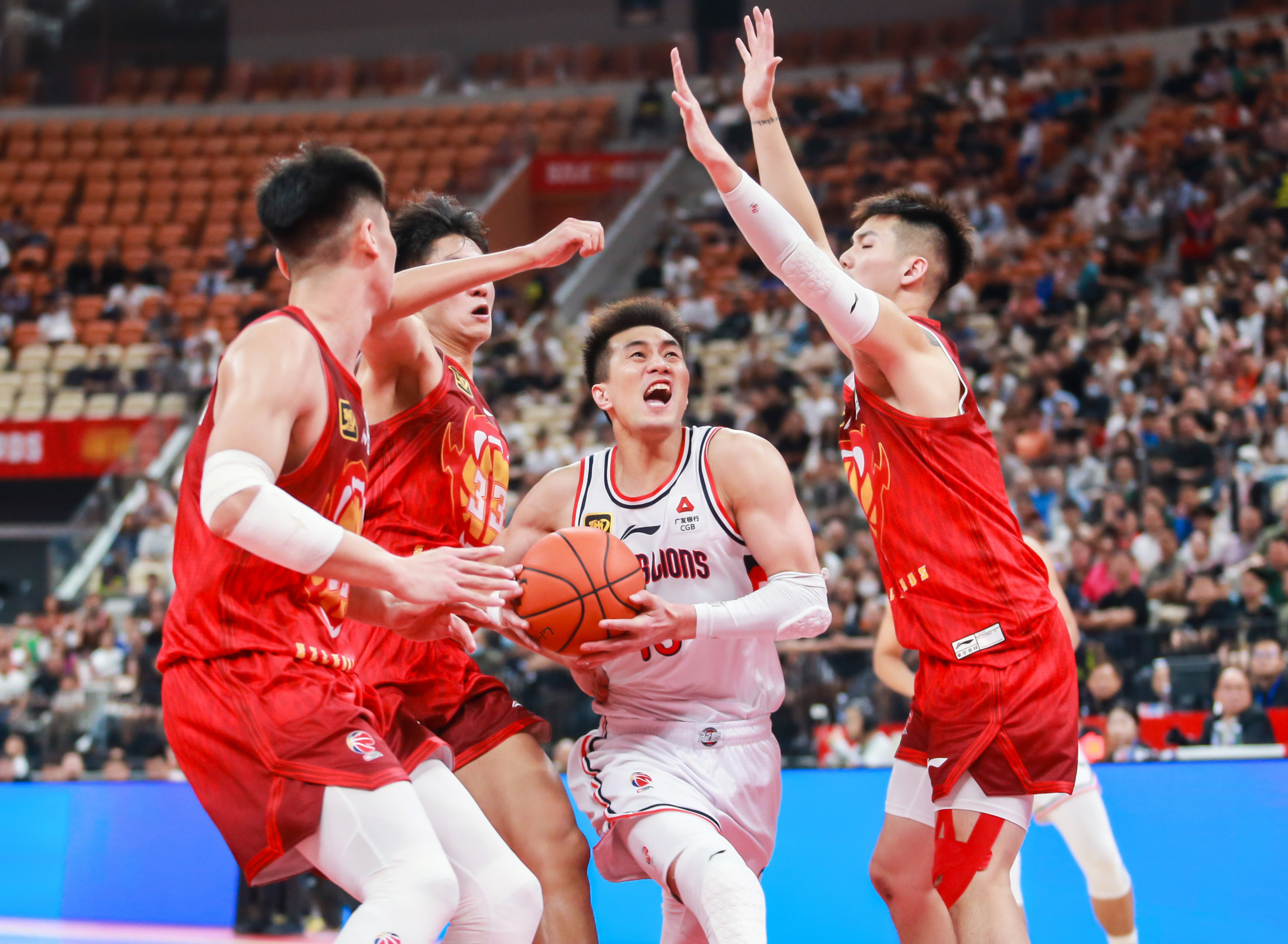 九游游戏-关于雄踞联赛榜首，强队夺冠呼声不断的信息