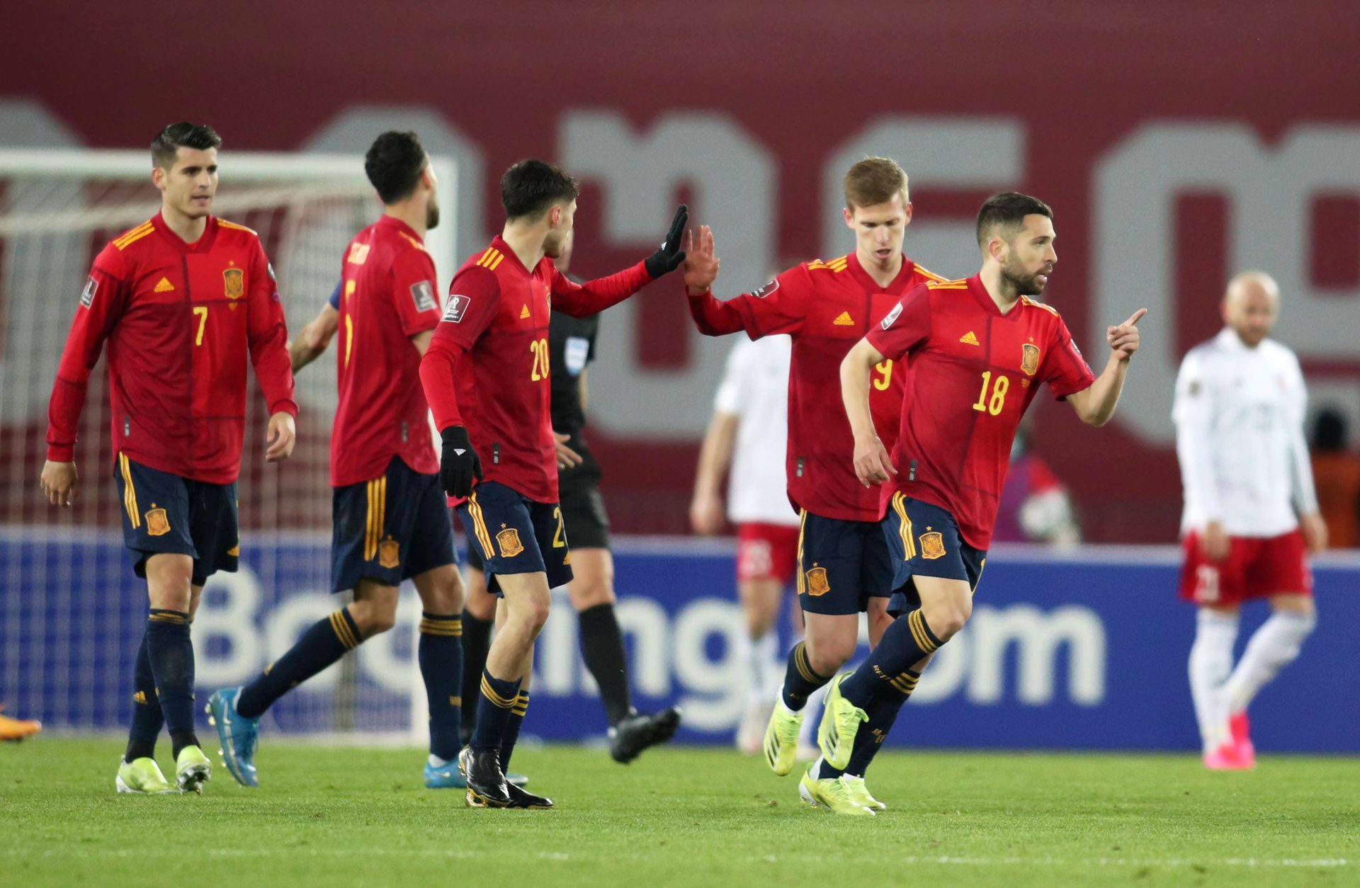 黎巴嫩队在欧洲杯预选赛中夺冠，晋级八强