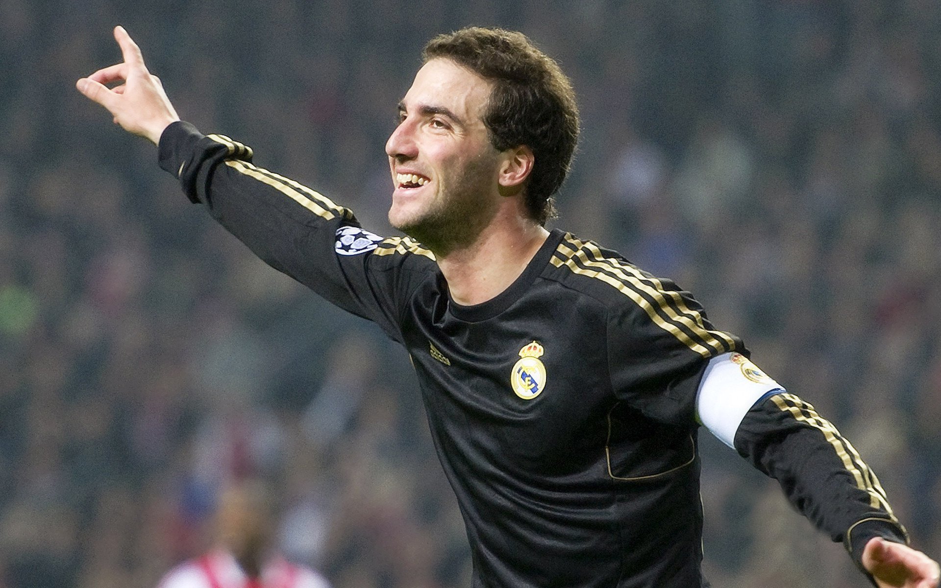 深圳铁骑踏破申城,哈利伯顿导演关键先生传奇